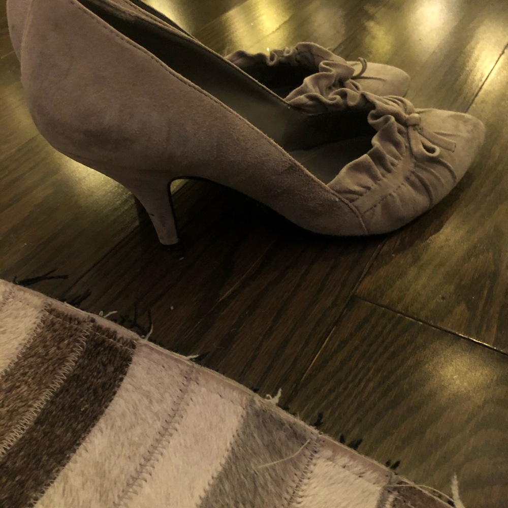 Beautiful Light Grey Enzo shoes